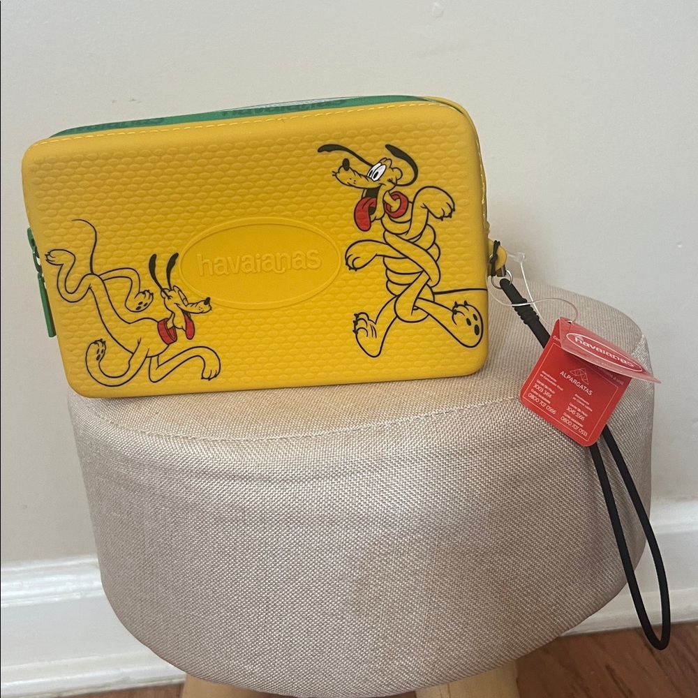 Havaianas Yellow Toiletry Bag with Cartoon Design